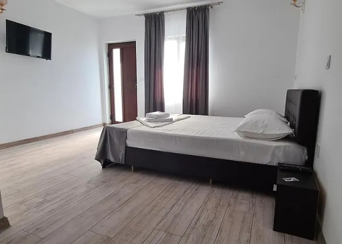 Casa Carpov Pensión *